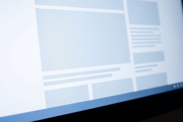 CSS clamp() function adjusting layout.